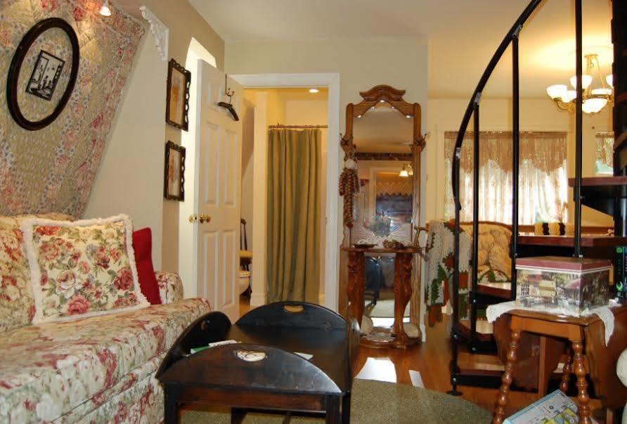 A Walk In The Woods Bed And Breakfast Southold Eksteriør billede