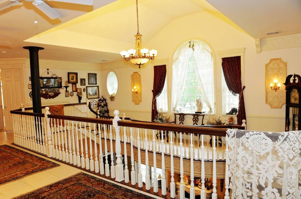 A Walk In The Woods Bed And Breakfast Southold Eksteriør billede