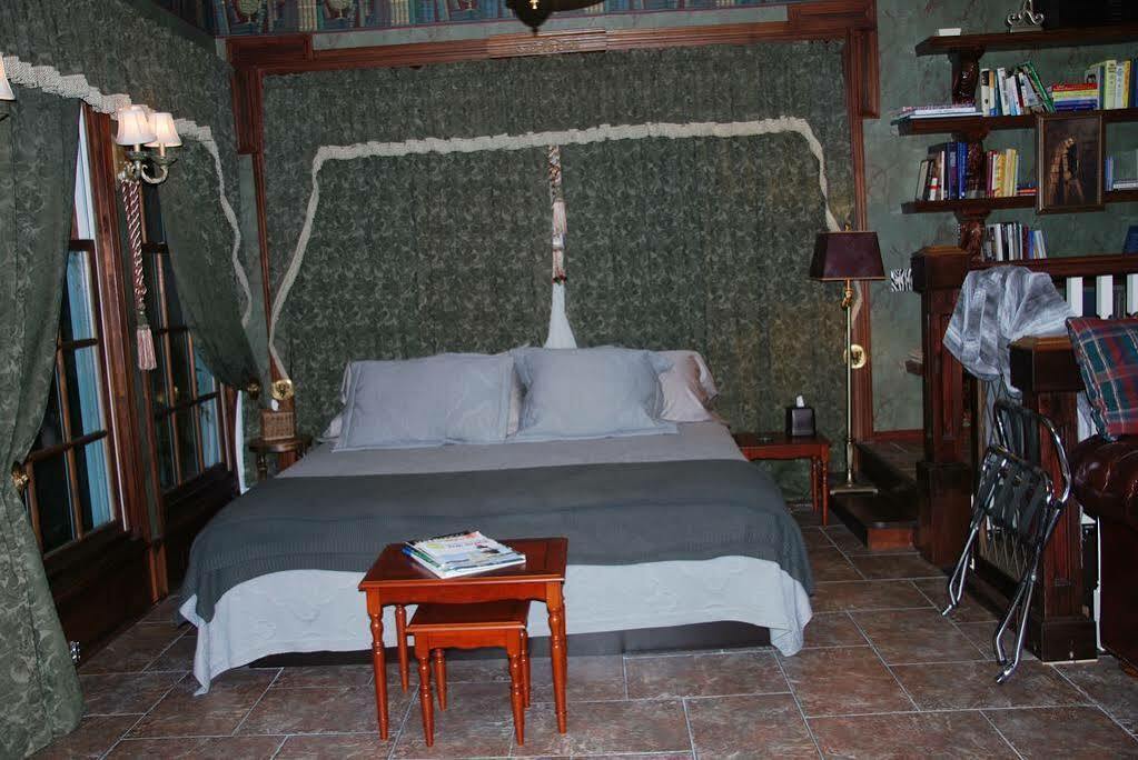 A Walk In The Woods Bed And Breakfast Southold Eksteriør billede